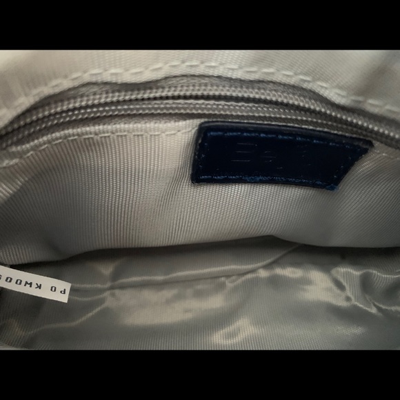 Beijo Wrist Purse - Picture 3 of 3